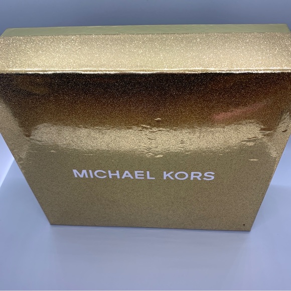 MICHAEL KORS Women's 4in1 Gift Box Set 2 Brown Belts 2 Buckles Cut To Fit 1 Sz - Picture 9 of 9